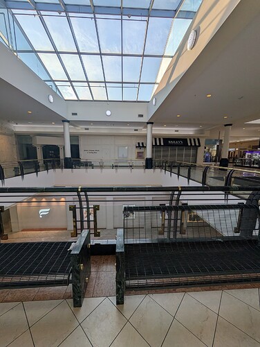 PXL_20250707_232318677