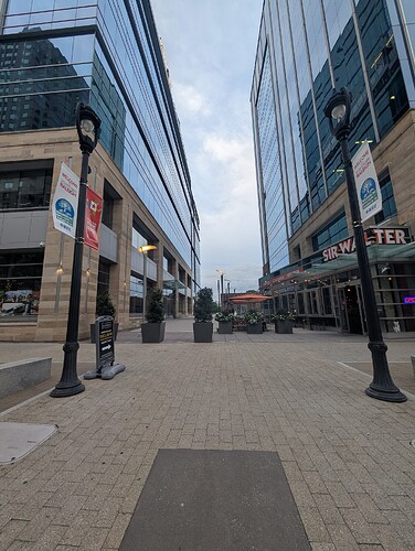 PXL_20250820_233251132