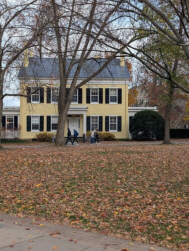 PXL_20251111_192126026