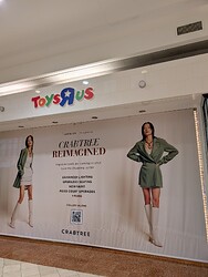 PXL_20251003_233658943