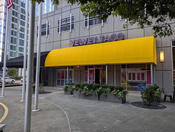 PXL_20251006_210826873